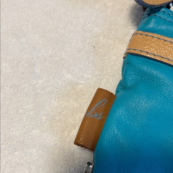 Chic Teal and Tan Shoulder Bag - Picture 5 of 8